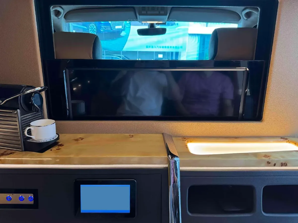 2019 Volkswagen Multivan 2.0T 204HP L4 7DCT,autocango,china used car exporter,china ev exporter,chinese used car exporter,chinese used ev exporter