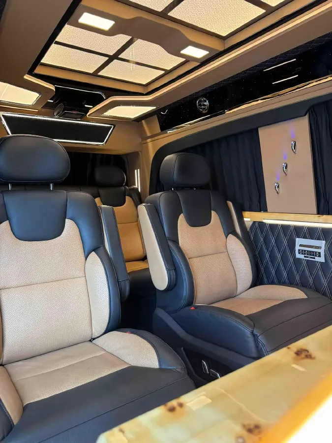 2019 Volkswagen Multivan 2.0T 204HP L4 7DCT,autocango,china used car exporter,china ev exporter,chinese used car exporter,chinese used ev exporter