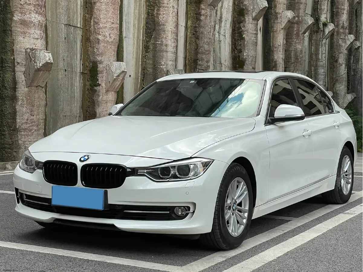 2015 BMW 3 Series 2.0T 184HP L4 8AT