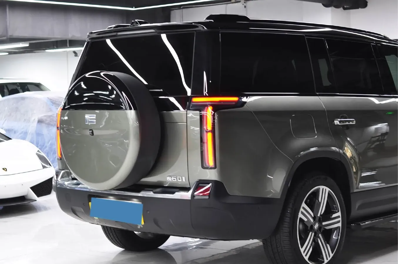 2023 ROX 01 1.5T 152HP L4 REEV 56.01KWH,autocango,china used car exporter,china ev exporter,chinese used car exporter,chinese used ev exporter