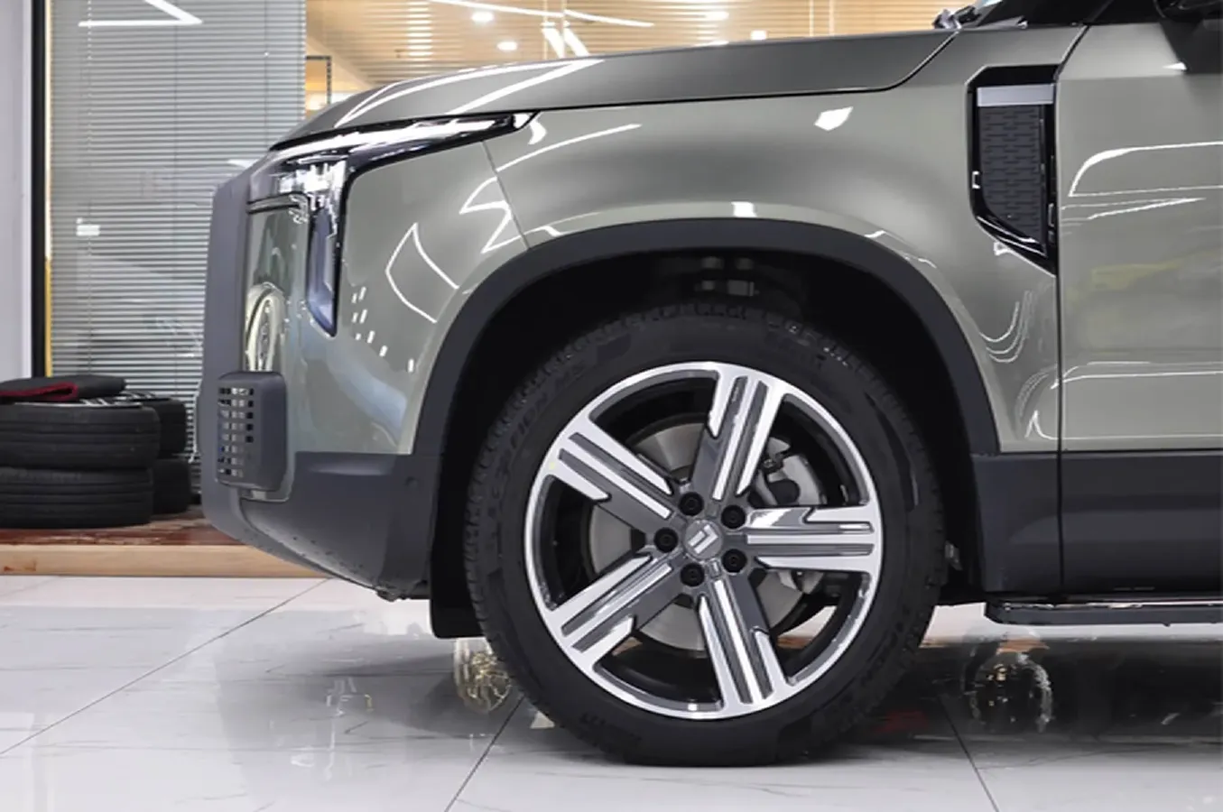 2023 ROX 01 1.5T 152HP L4 REEV 56.01KWH,autocango,china used car exporter,china ev exporter,chinese used car exporter,chinese used ev exporter