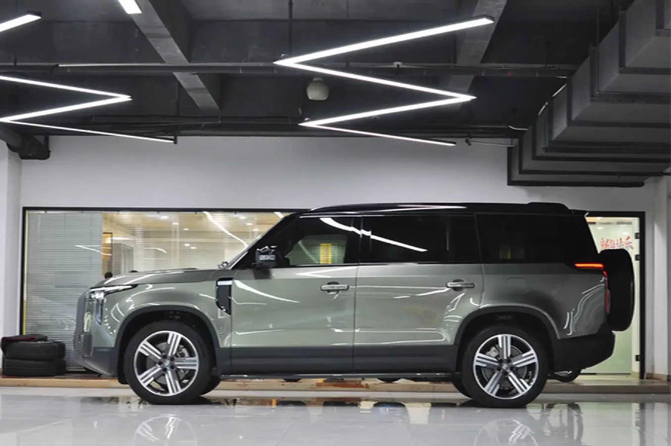 2023 ROX 01 1.5T 152HP L4 REEV 56.01KWH,autocango,china used car exporter,china ev exporter,chinese used car exporter,chinese used ev exporter