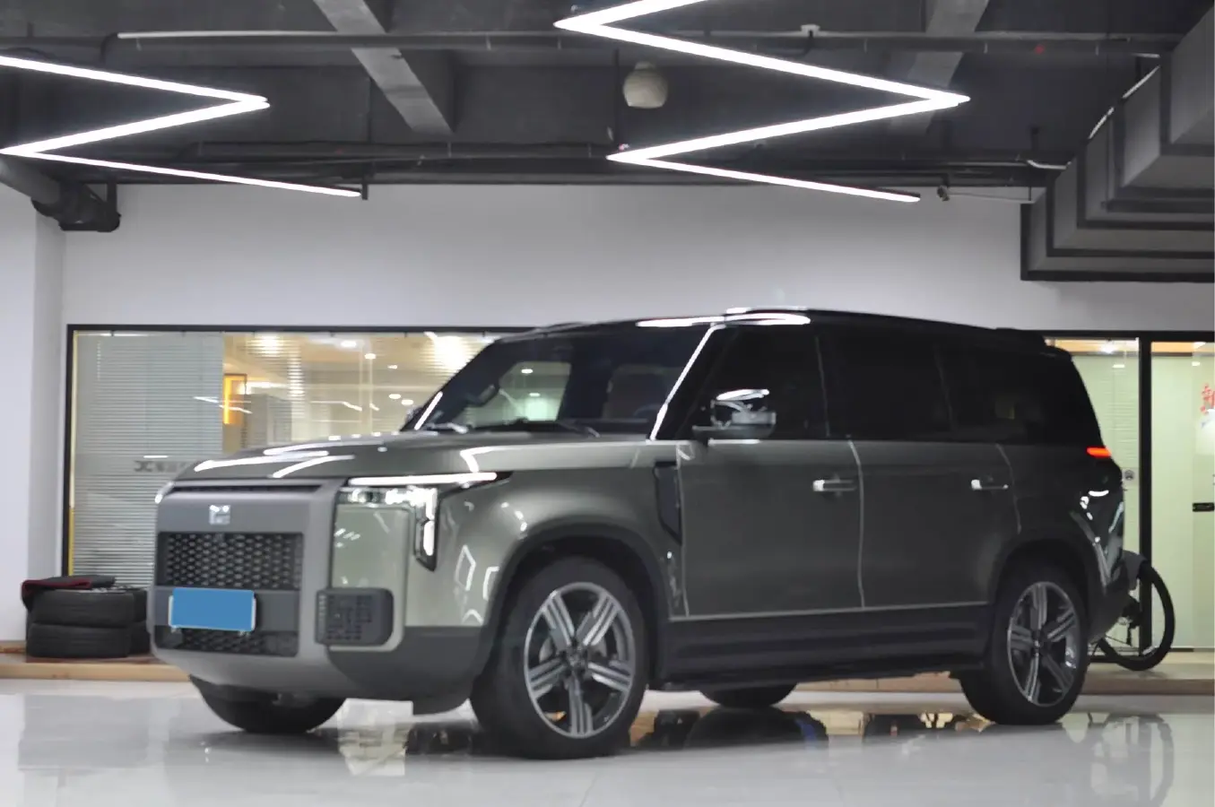 2023 ROX 01 1.5T 152HP L4 REEV 56.01KWH