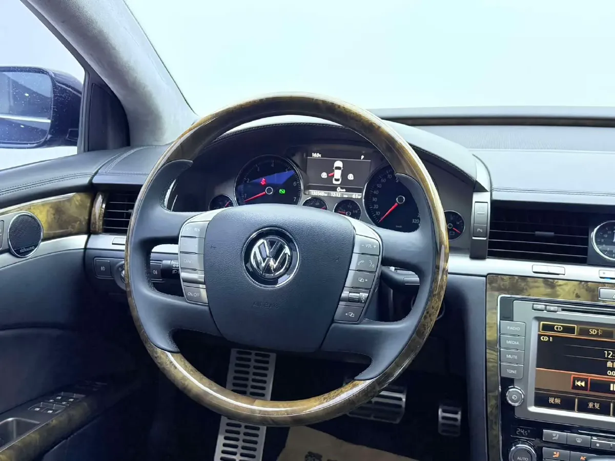 2012 Volkswagen Pheaton 4.2L 335HP V8 6AT,autocango,china used car exporter,china ev exporter,chinese used car exporter,chinese used ev exporter