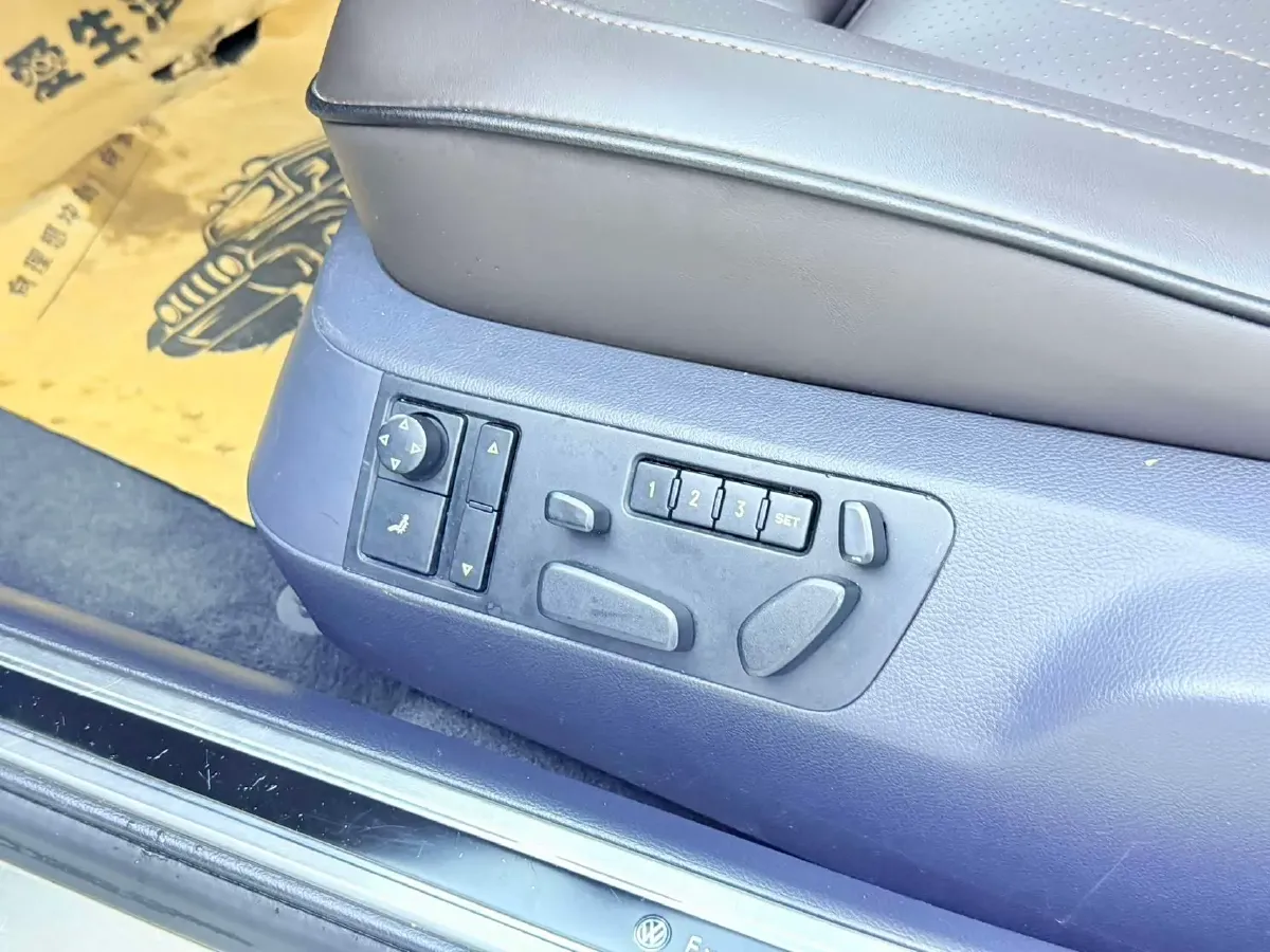 2012 Volkswagen Pheaton 4.2L 335HP V8 6AT,autocango,china used car exporter,china ev exporter,chinese used car exporter,chinese used ev exporter