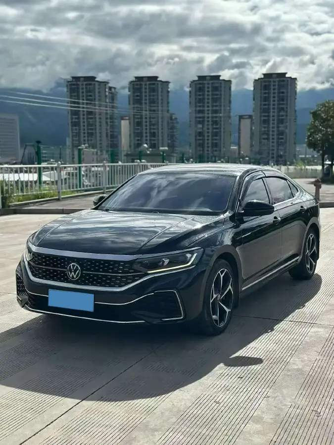 2022 Volkswagen Passat 2.0T 186HP L4 7DCT