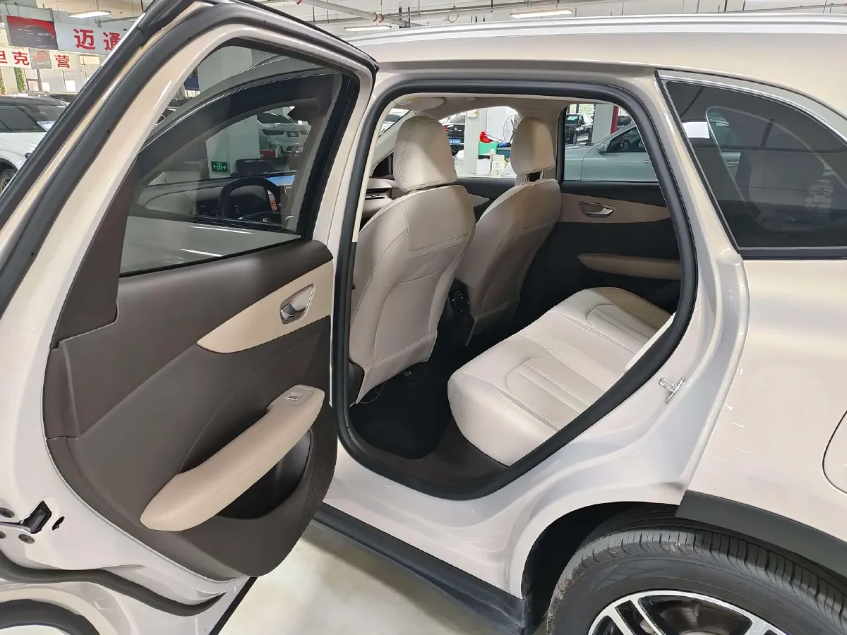 2025 MG MG ES5 BEV 62.2KWH,autocango,china used car exporter,china ev exporter,chinese used car exporter,chinese used ev exporter