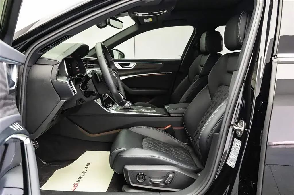 2025 Audi A6L 2.0T 245HP L4 7DCT,autocango,china used car exporter,china ev exporter,chinese used car exporter,chinese used ev exporter