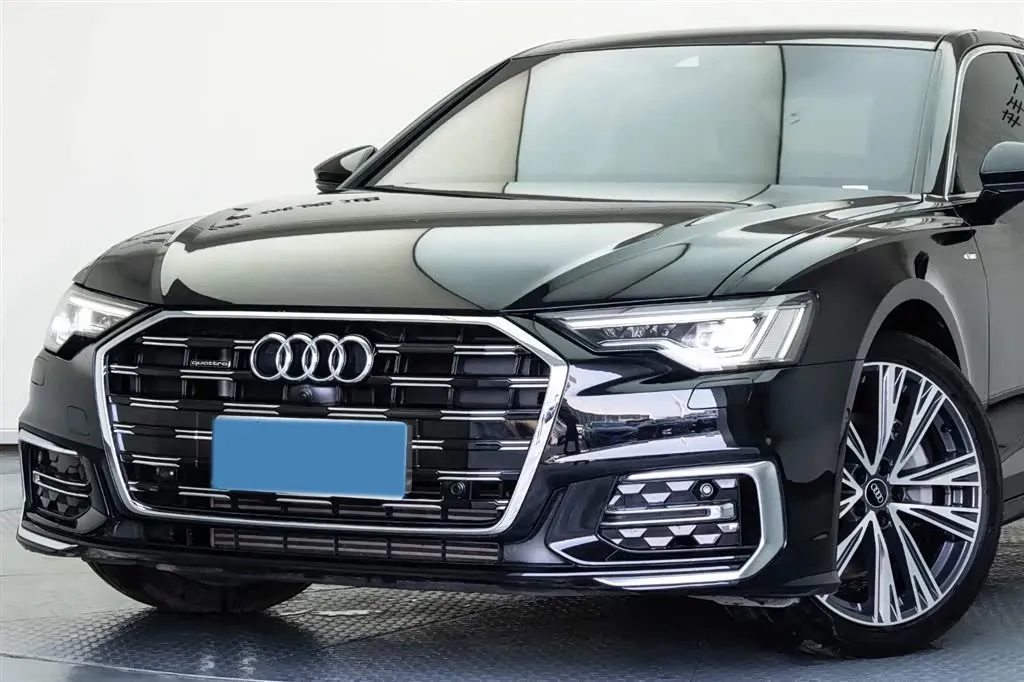 2025 Audi A6L 2.0T 245HP L4 7DCT,autocango,china used car exporter,china ev exporter,chinese used car exporter,chinese used ev exporter
