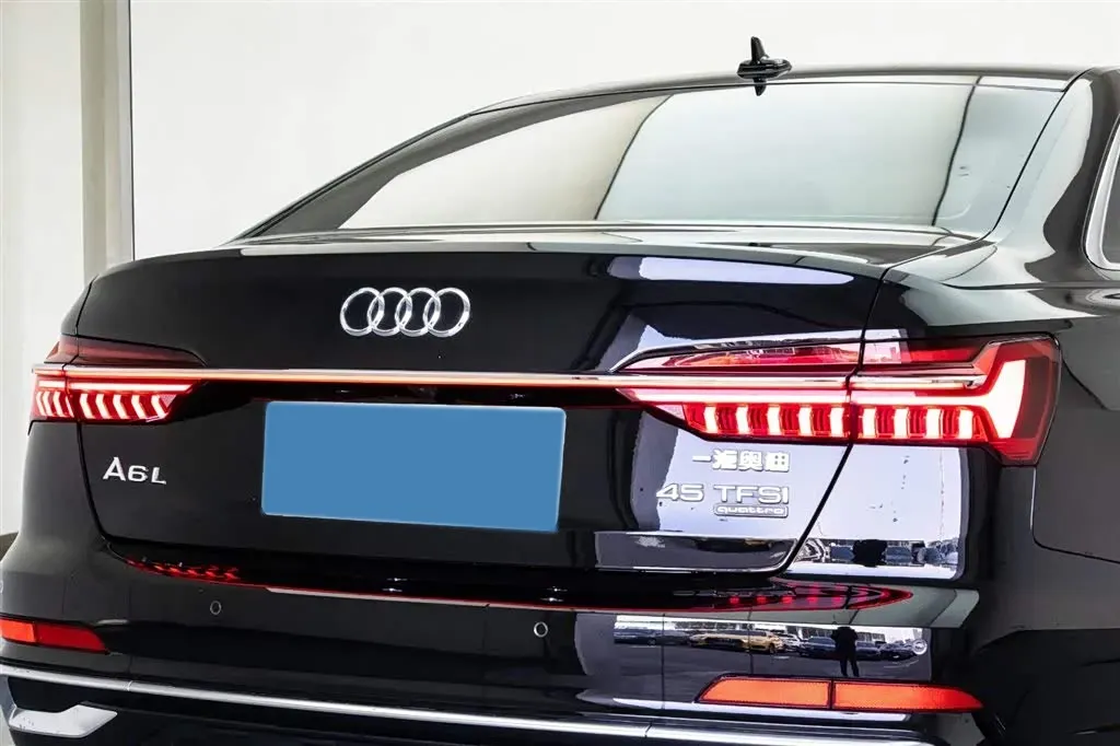 2025 Audi A6L 2.0T 245HP L4 7DCT,autocango,china used car exporter,china ev exporter,chinese used car exporter,chinese used ev exporter
