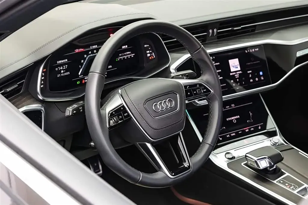 2025 Audi A6L 2.0T 245HP L4 7DCT,autocango,china used car exporter,china ev exporter,chinese used car exporter,chinese used ev exporter