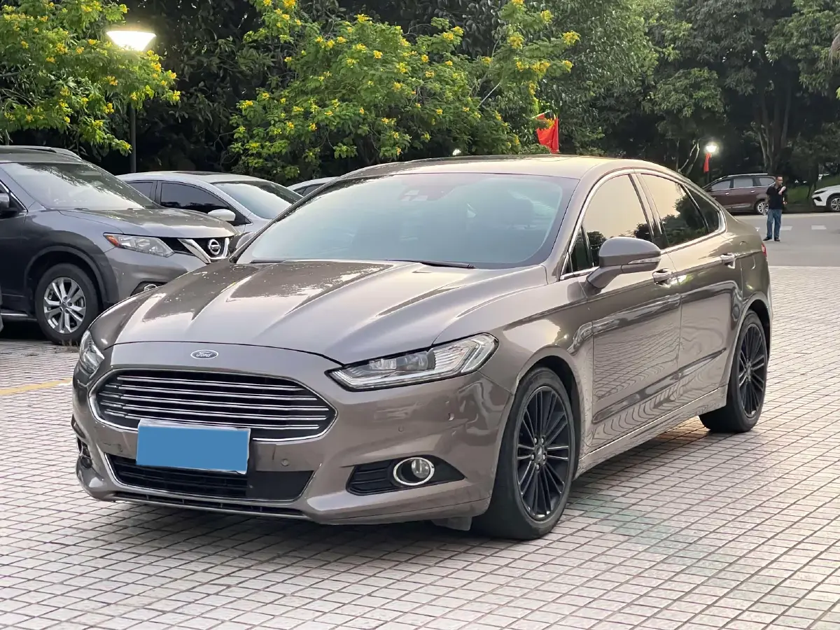 2013 Ford Mondeo 2.0T 242HP L4 6AT