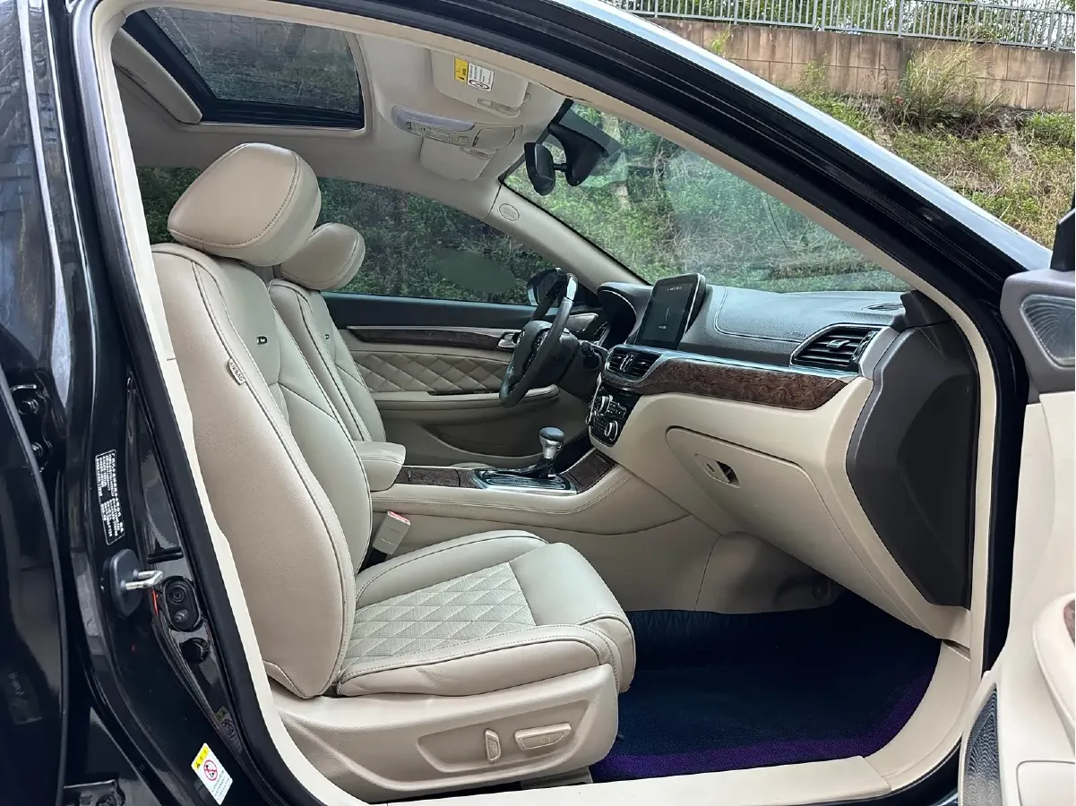 2016 GAC Trumpchi GA8 2.0T 197HP L4 6AT,autocango,china used car exporter,china ev exporter,chinese used car exporter,chinese used ev exporter