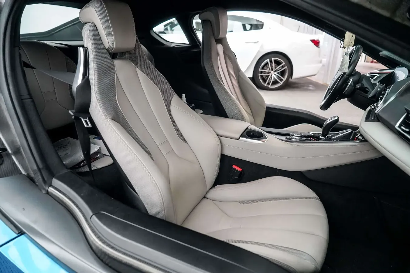 2014 BMW i8 1.5T 231HP L3 6AT PHEV 7.1KWH,autocango,china used car exporter,china ev exporter,chinese used car exporter,chinese used ev exporter