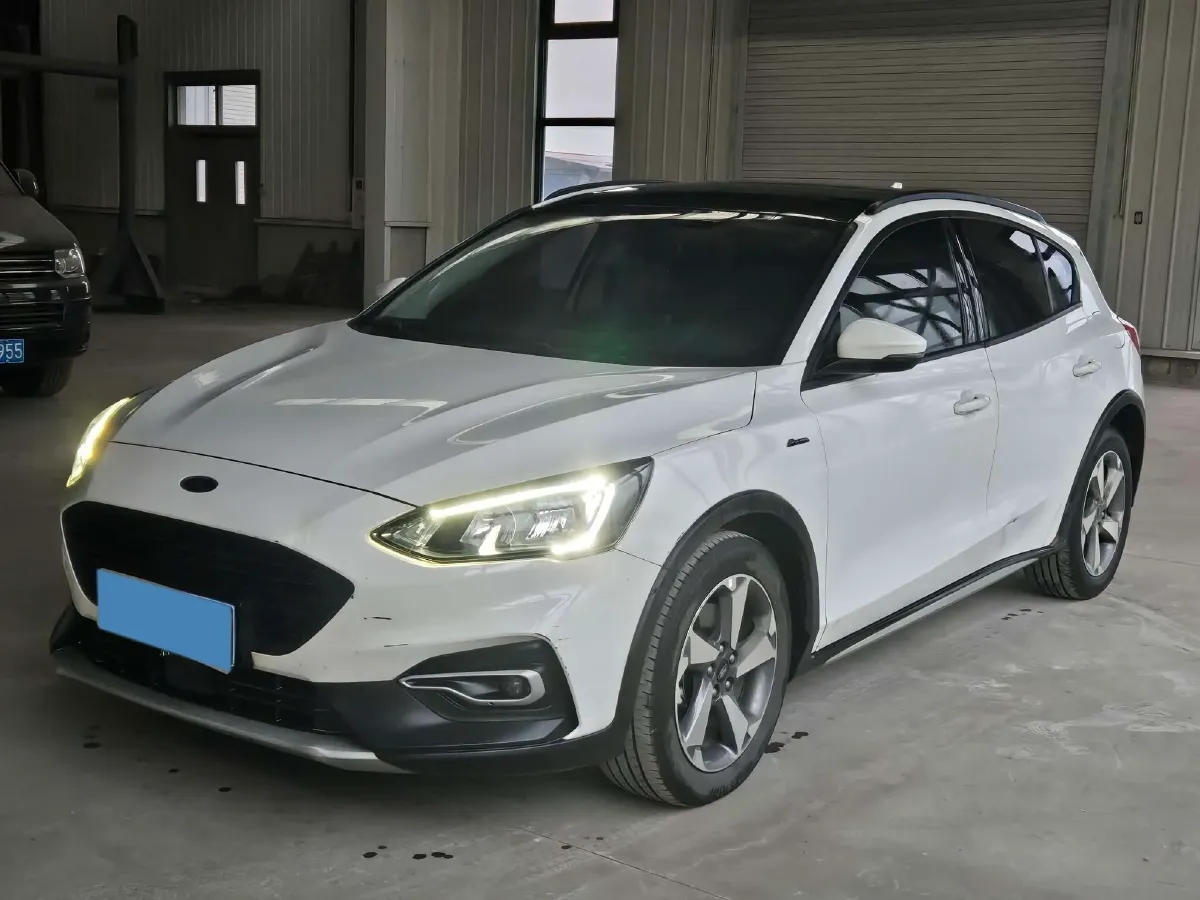 2020 Ford Focus Active 1.5T 174HP L3 8AT,autocango,china used car exporter,china ev exporter,chinese used car exporter,chinese used ev exporter