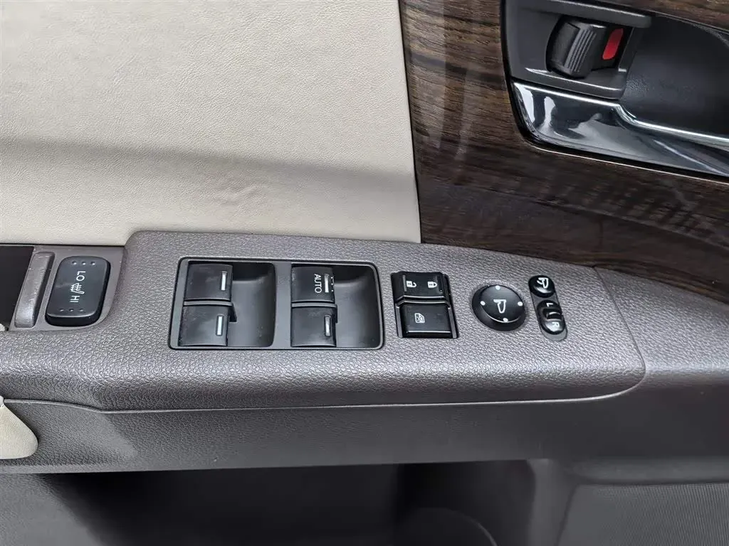 2017 Honda Odyssey 2.4L 186HP L4 CVT,autocango,china used car exporter,china ev exporter,chinese used car exporter,chinese used ev exporter