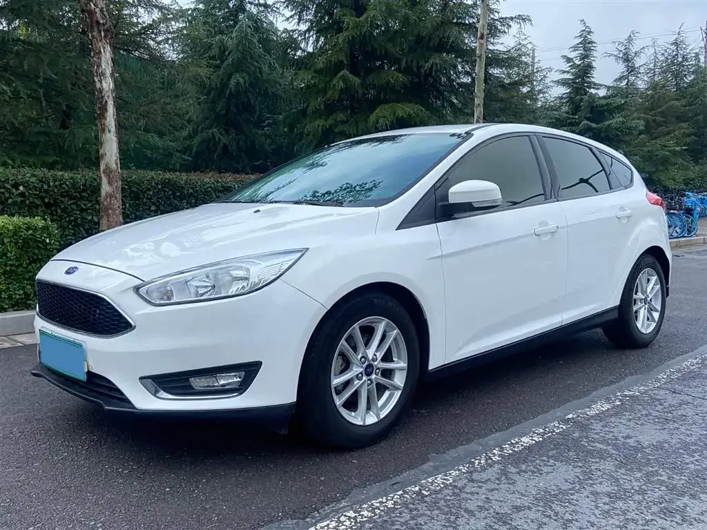 2015 Ford Focus 1.6L 125HP L4 6DCT