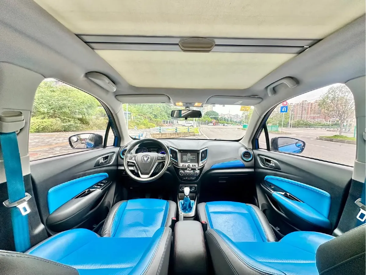 2016 ChangAn CS15 1.5L 107HP L4 5MT,autocango,china used car exporter,china ev exporter,chinese used car exporter,chinese used ev exporter