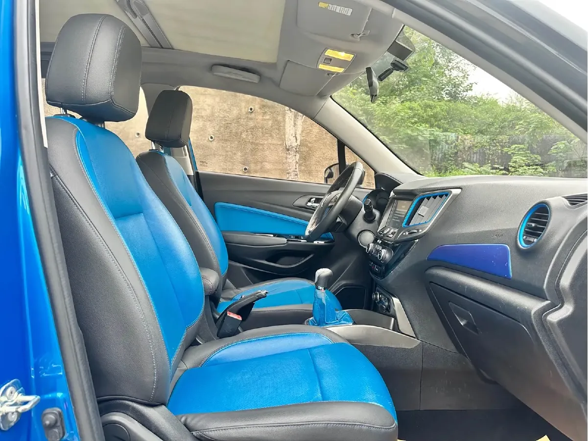 2016 ChangAn CS15 1.5L 107HP L4 5MT,autocango,china used car exporter,china ev exporter,chinese used car exporter,chinese used ev exporter