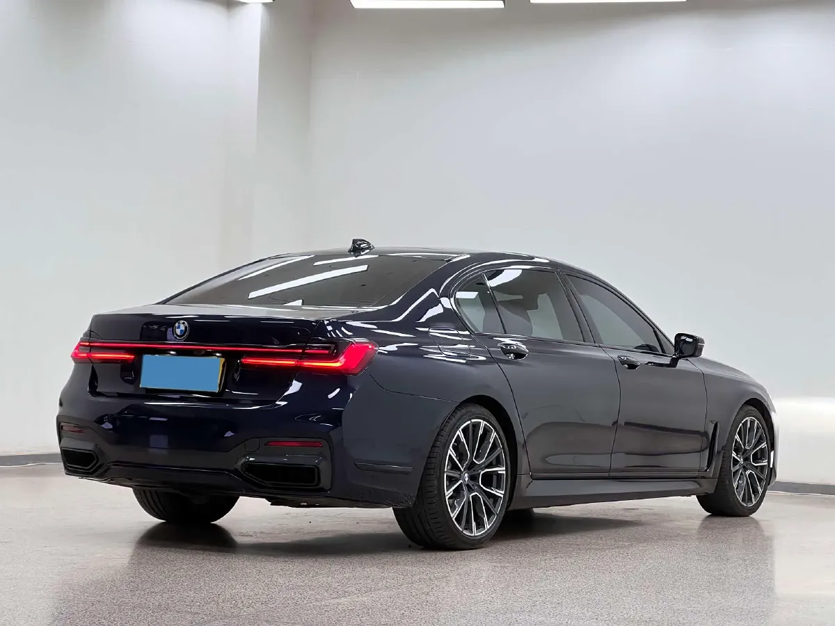 2019 BMW 7 Series 3.0T 340HP L6 8AT,autocango,china used car exporter,china ev exporter,chinese used car exporter,chinese used ev exporter