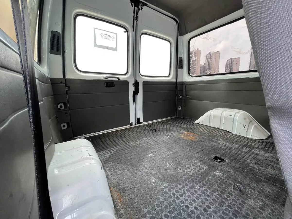 2015 Ford Classic Transit 2.8T 108HP L4 5MT,autocango,china used car exporter,china ev exporter,chinese used car exporter,chinese used ev exporter