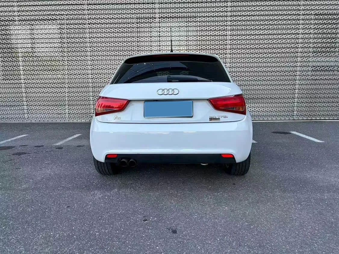 2014 Audi A1 1.4T 122HP L4 7DCT,autocango,china used car exporter,china ev exporter,chinese used car exporter,chinese used ev exporter