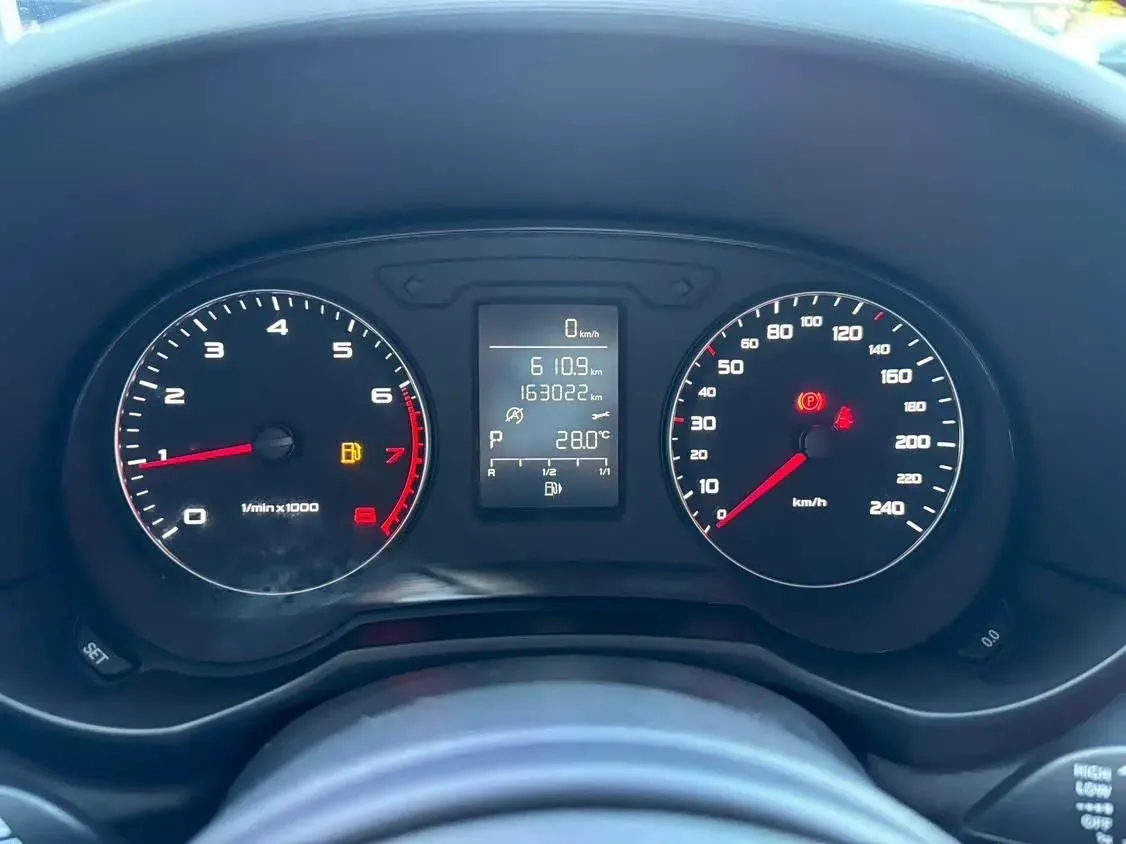 2014 Audi A1 1.4T 122HP L4 7DCT,autocango,china used car exporter,china ev exporter,chinese used car exporter,chinese used ev exporter