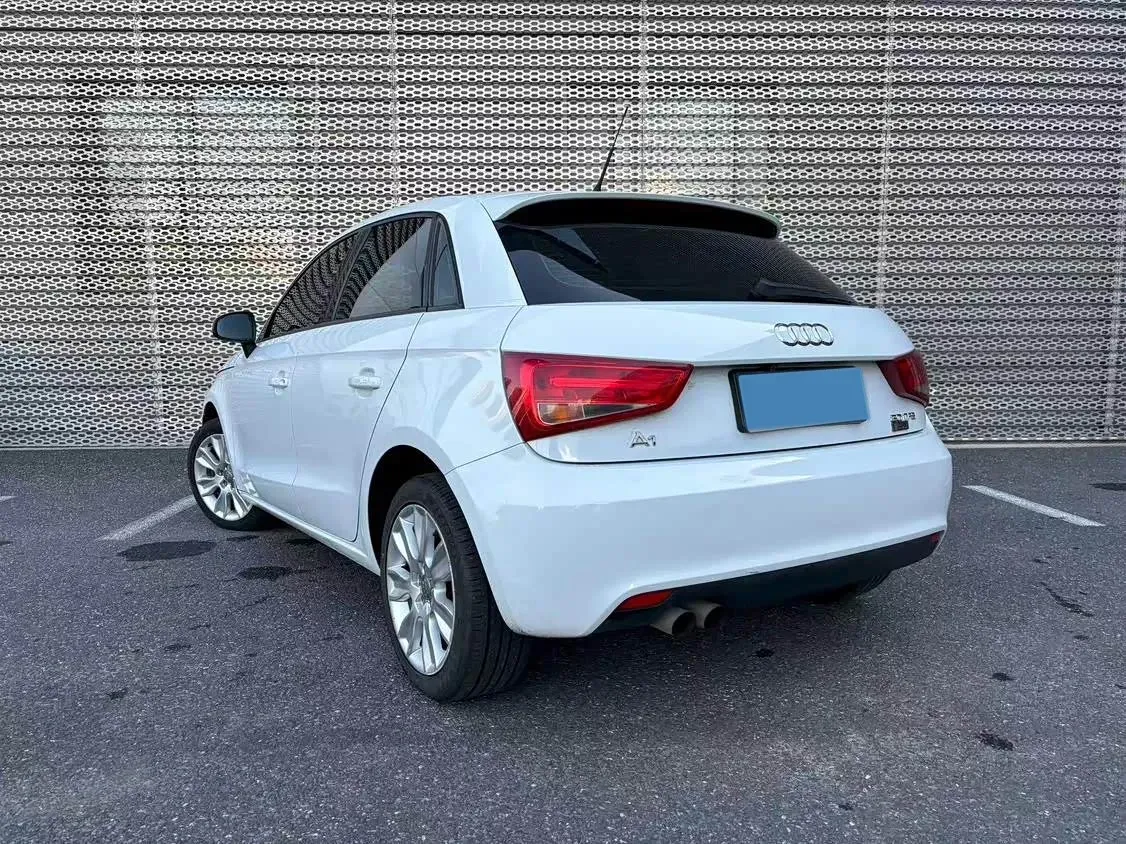 2014 Audi A1 1.4T 122HP L4 7DCT,autocango,china used car exporter,china ev exporter,chinese used car exporter,chinese used ev exporter