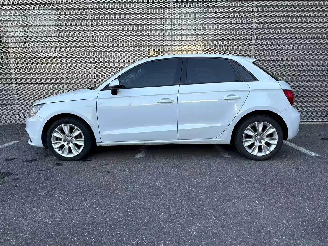 2014 Audi A1 1.4T 122HP L4 7DCT,autocango,china used car exporter,china ev exporter,chinese used car exporter,chinese used ev exporter