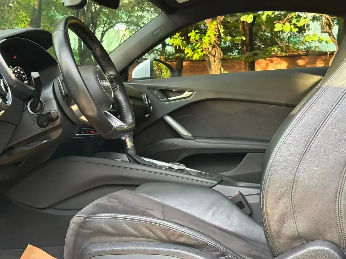 2015 Audi TT 2.0T 230HP L4 6DCT,autocango,china used car exporter,china ev exporter,chinese used car exporter,chinese used ev exporter