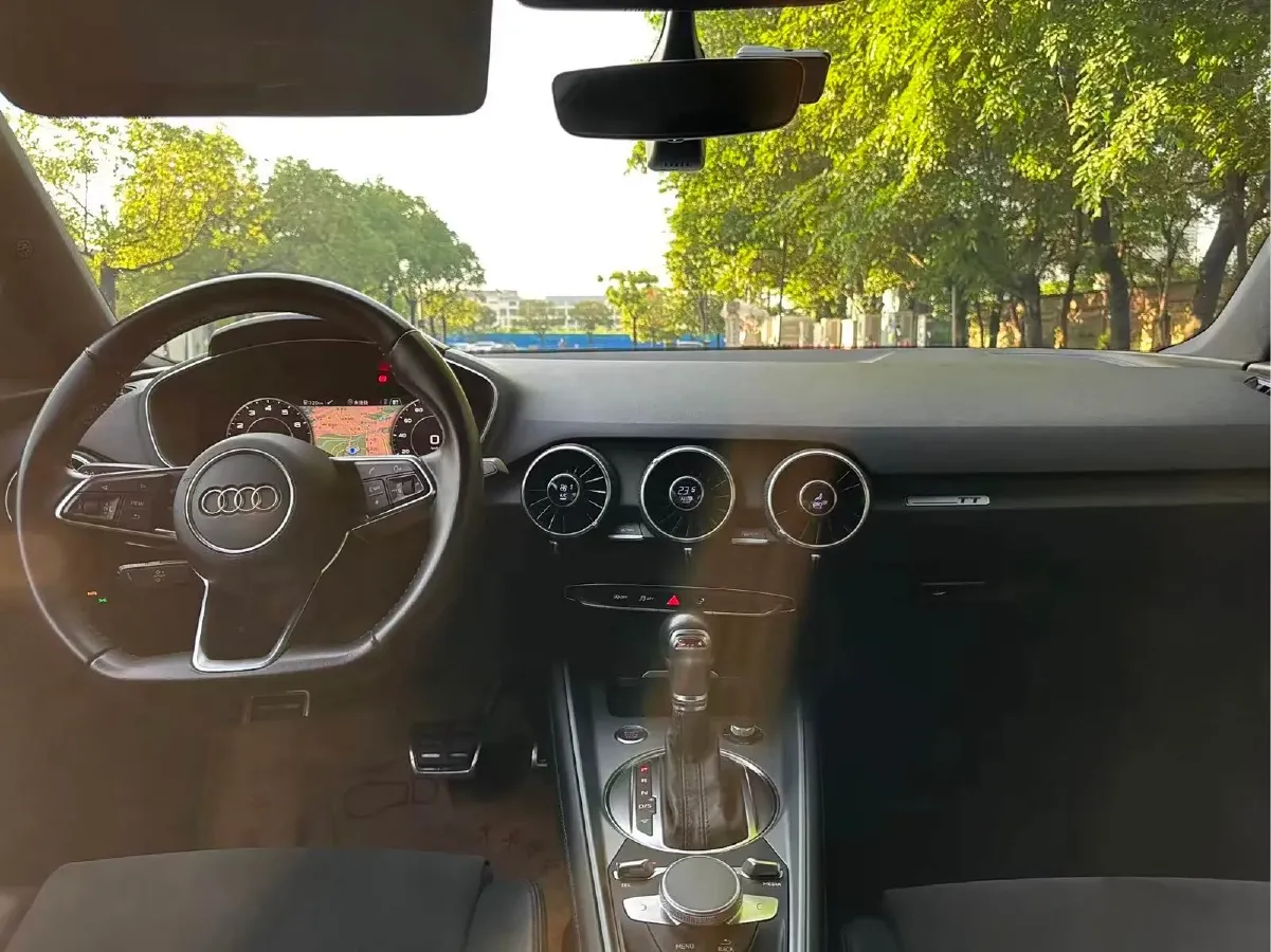 2015 Audi TT 2.0T 230HP L4 6DCT,autocango,china used car exporter,china ev exporter,chinese used car exporter,chinese used ev exporter