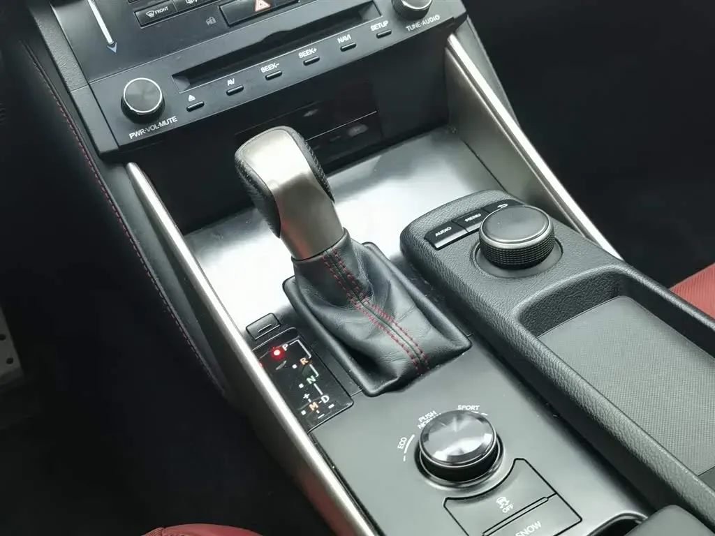 2013 Lexus IS 2.5L 208HP V6 6AT,autocango,china used car exporter,china ev exporter,chinese used car exporter,chinese used ev exporter