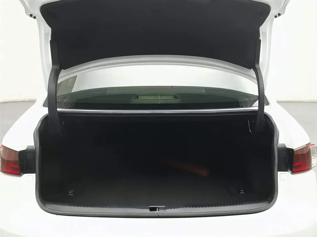 2013 Lexus IS 2.5L 208HP V6 6AT,autocango,china used car exporter,china ev exporter,chinese used car exporter,chinese used ev exporter