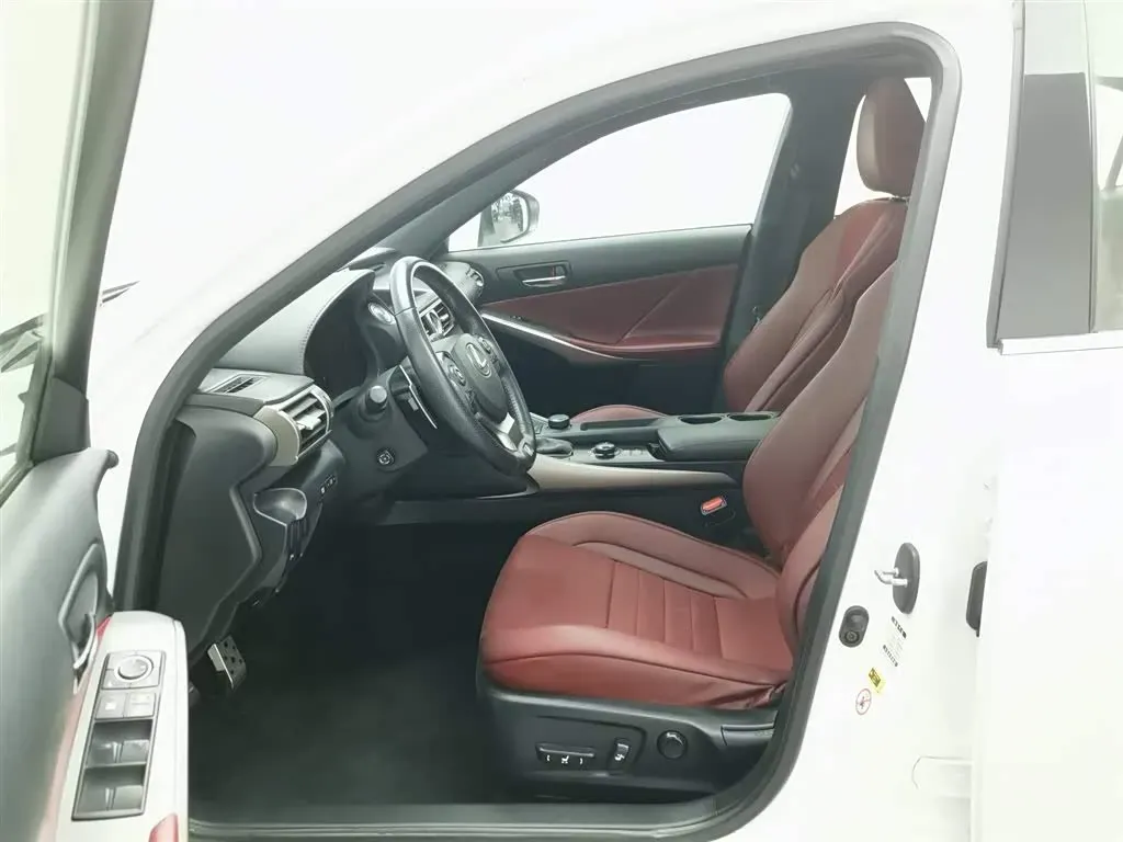 2013 Lexus IS 2.5L 208HP V6 6AT,autocango,china used car exporter,china ev exporter,chinese used car exporter,chinese used ev exporter