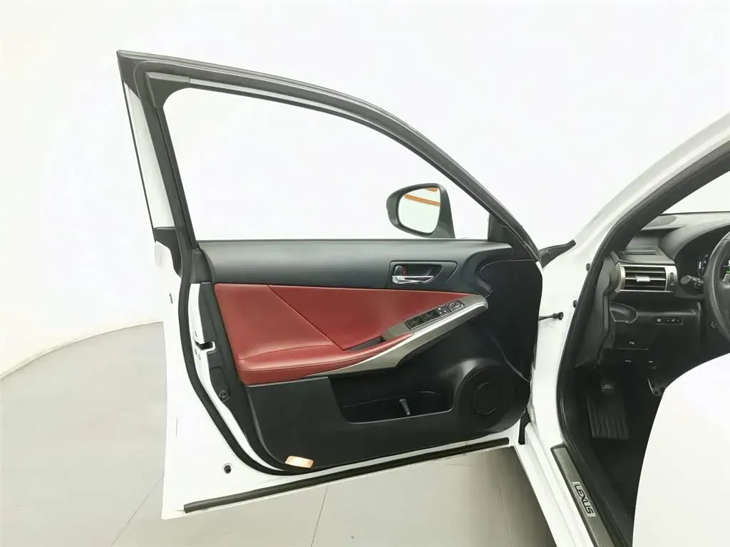 2013 Lexus IS 2.5L 208HP V6 6AT,autocango,china used car exporter,china ev exporter,chinese used car exporter,chinese used ev exporter