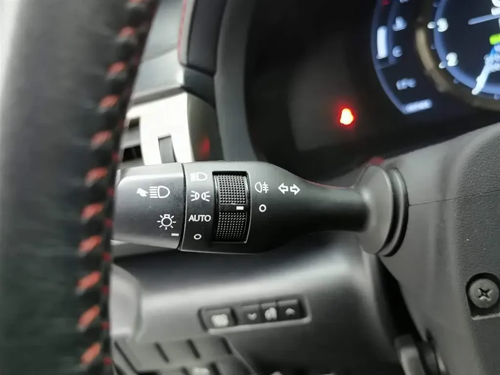 2013 Lexus IS 2.5L 208HP V6 6AT,autocango,china used car exporter,china ev exporter,chinese used car exporter,chinese used ev exporter