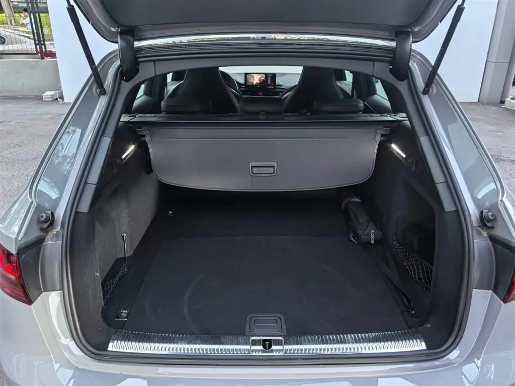 2023 Audi RS 4 2.9T 450HP V6 8AT,autocango,china used car exporter,china ev exporter,chinese used car exporter,chinese used ev exporter