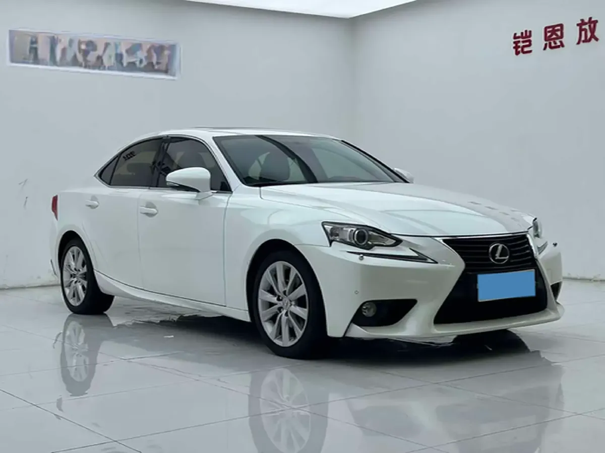 2013 Lexus IS 2.5L 208HP V6 6AT,autocango,china used car exporter,china ev exporter,chinese used car exporter,chinese used ev exporter