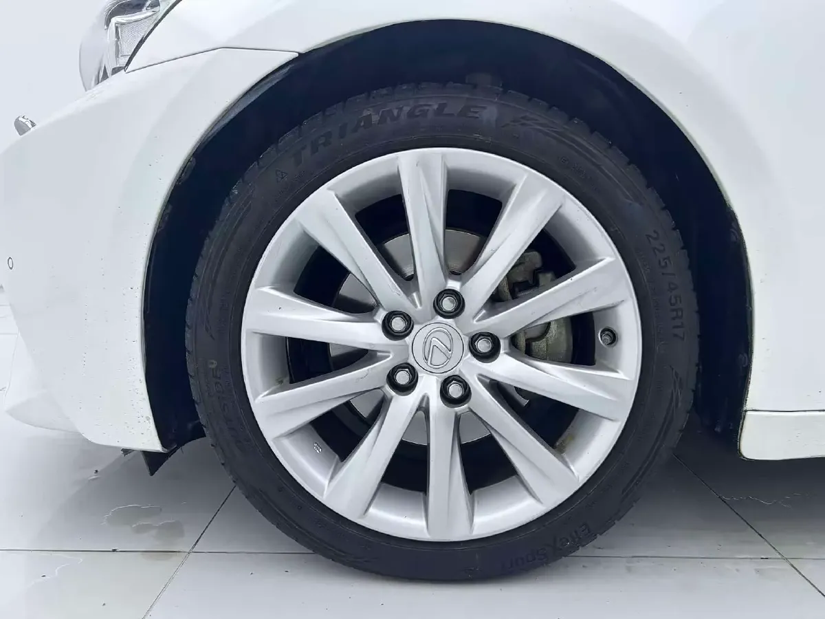 2013 Lexus IS 2.5L 208HP V6 6AT,autocango,china used car exporter,china ev exporter,chinese used car exporter,chinese used ev exporter