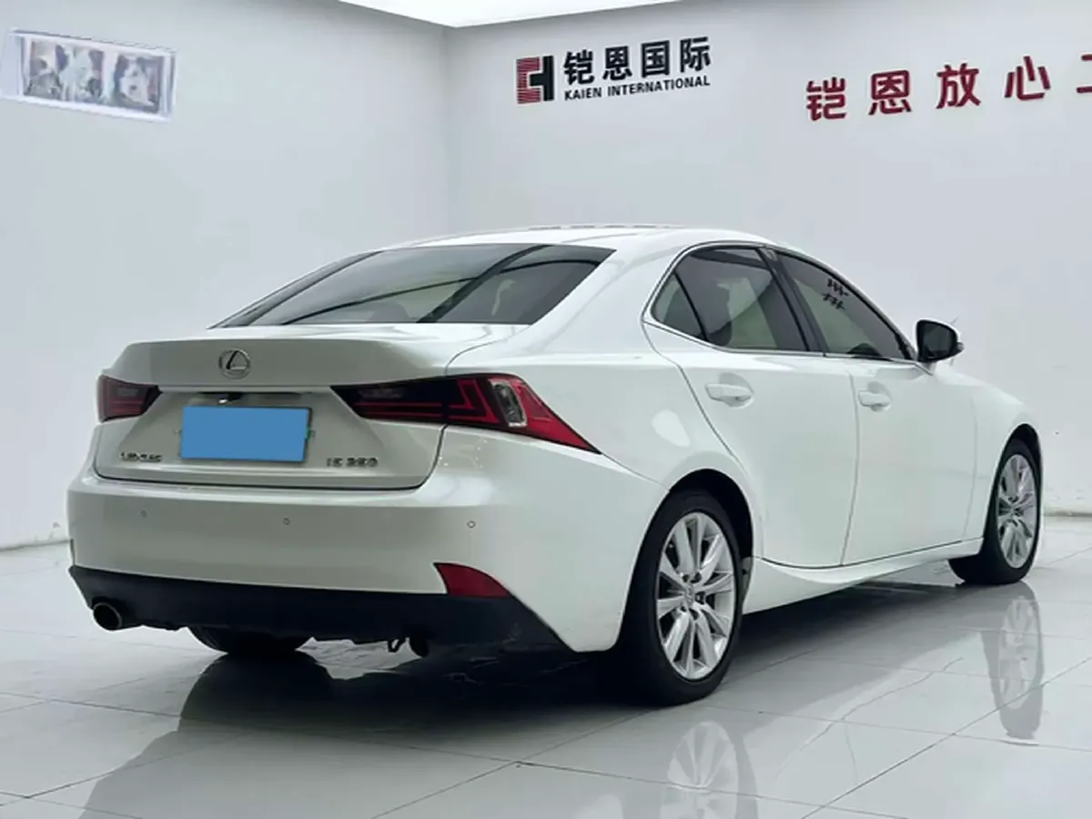2013 Lexus IS 2.5L 208HP V6 6AT,autocango,china used car exporter,china ev exporter,chinese used car exporter,chinese used ev exporter