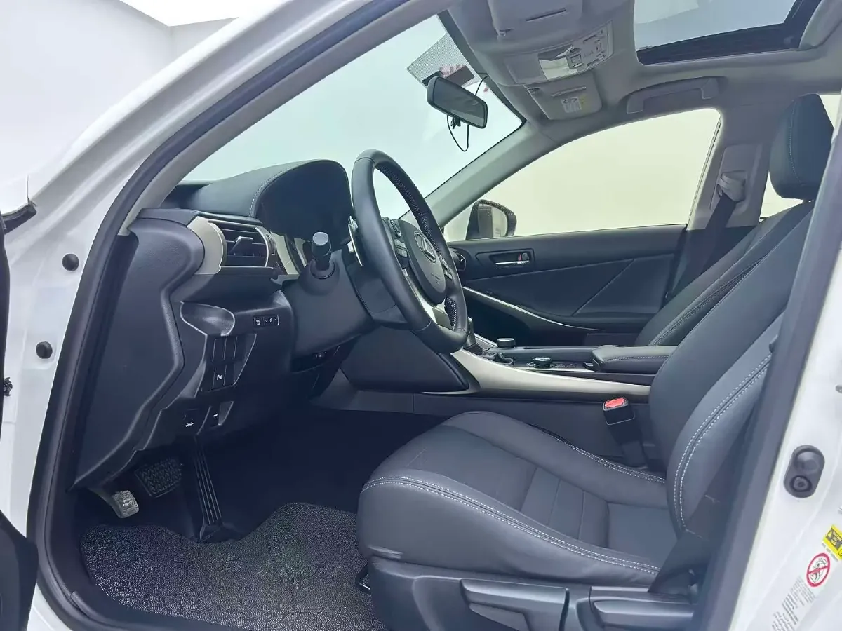 2013 Lexus IS 2.5L 208HP V6 6AT,autocango,china used car exporter,china ev exporter,chinese used car exporter,chinese used ev exporter