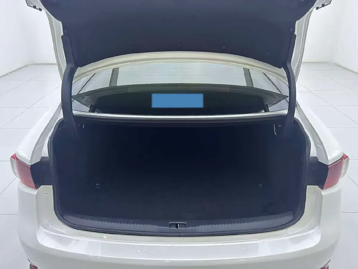 2013 Lexus IS 2.5L 208HP V6 6AT,autocango,china used car exporter,china ev exporter,chinese used car exporter,chinese used ev exporter