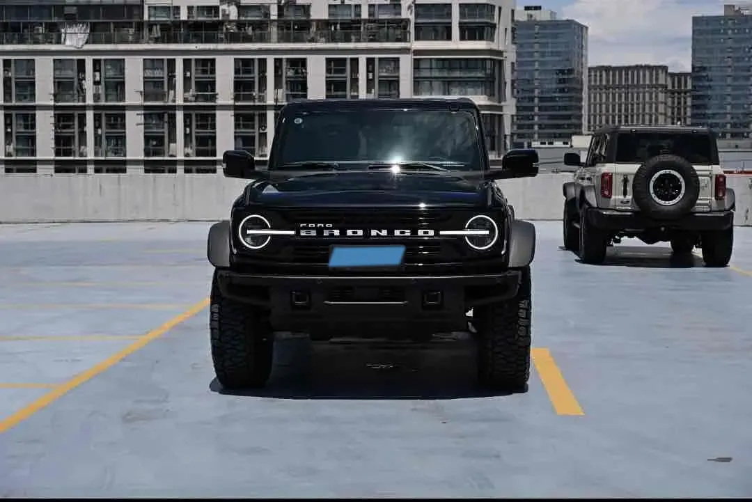 2024 Ford Bronco 2.3T 275HP L4 10AT,autocango,china used car exporter,china ev exporter,chinese used car exporter,chinese used ev exporter