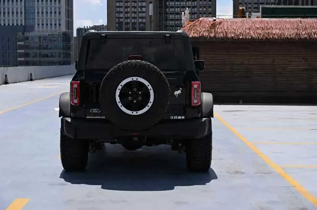 2024 Ford Bronco 2.3T 275HP L4 10AT,autocango,china used car exporter,china ev exporter,chinese used car exporter,chinese used ev exporter