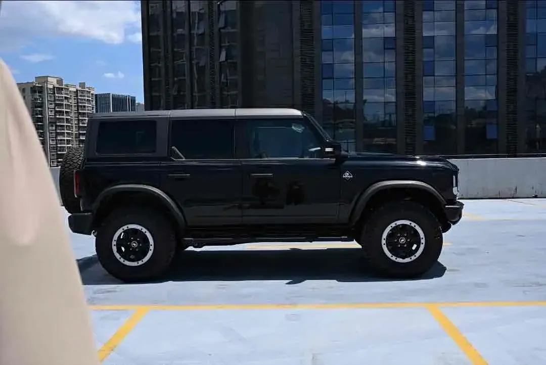 2024 Ford Bronco 2.3T 275HP L4 10AT,autocango,china used car exporter,china ev exporter,chinese used car exporter,chinese used ev exporter