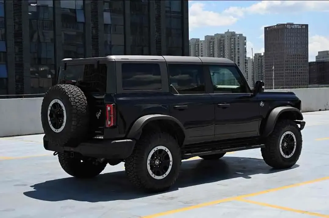 2024 Ford Bronco 2.3T 275HP L4 10AT,autocango,china used car exporter,china ev exporter,chinese used car exporter,chinese used ev exporter