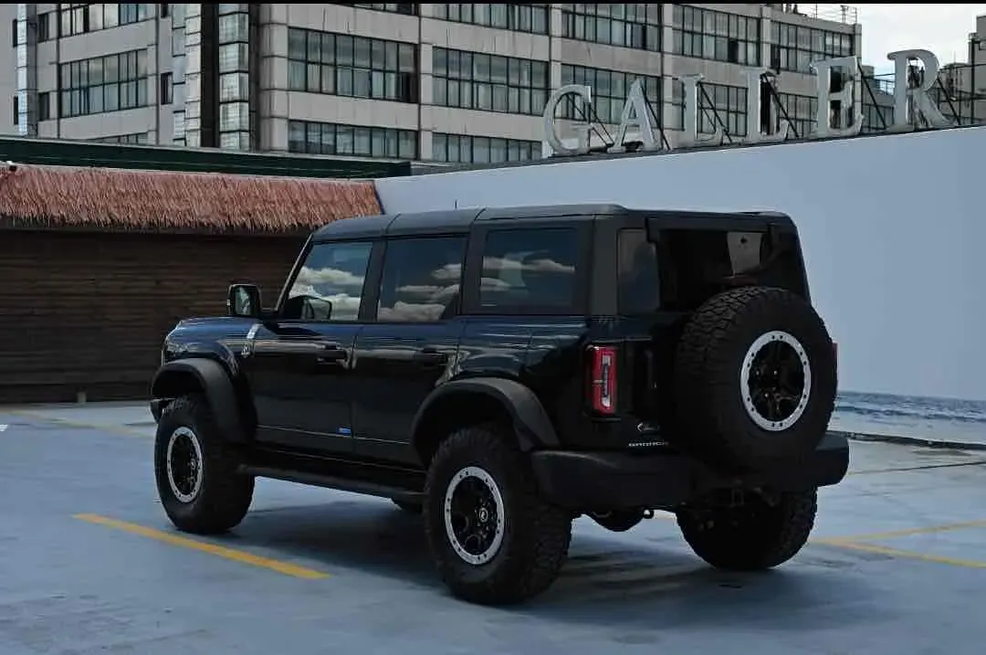 2024 Ford Bronco 2.3T 275HP L4 10AT,autocango,china used car exporter,china ev exporter,chinese used car exporter,chinese used ev exporter