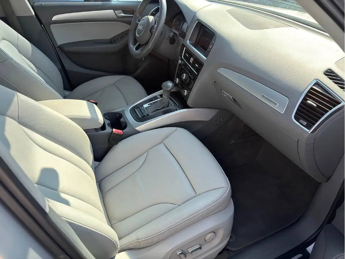 2015 Audi Q5 2.0T 224HP L4 8AT,autocango,china used car exporter,china ev exporter,chinese used car exporter,chinese used ev exporter