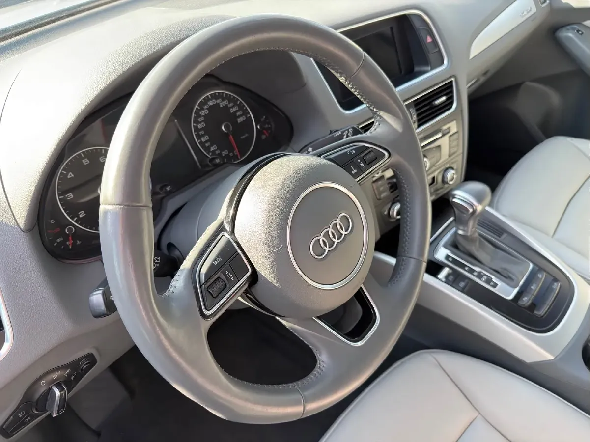 2015 Audi Q5 2.0T 224HP L4 8AT,autocango,china used car exporter,china ev exporter,chinese used car exporter,chinese used ev exporter