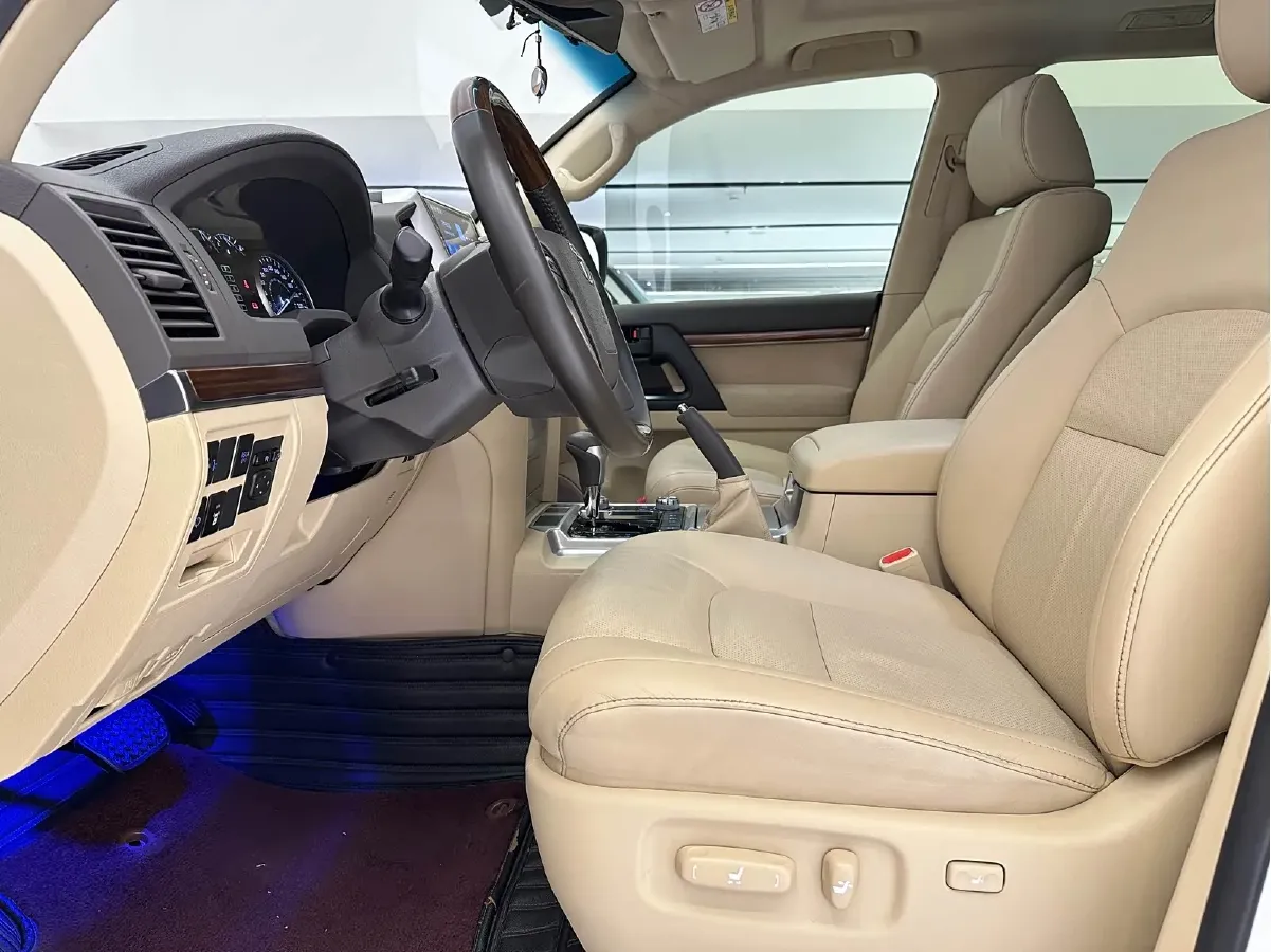 2016 Toyota Land Cruiser 4.0L 275HP V6 5AT,autocango,china used car exporter,china ev exporter,chinese used car exporter,chinese used ev exporter